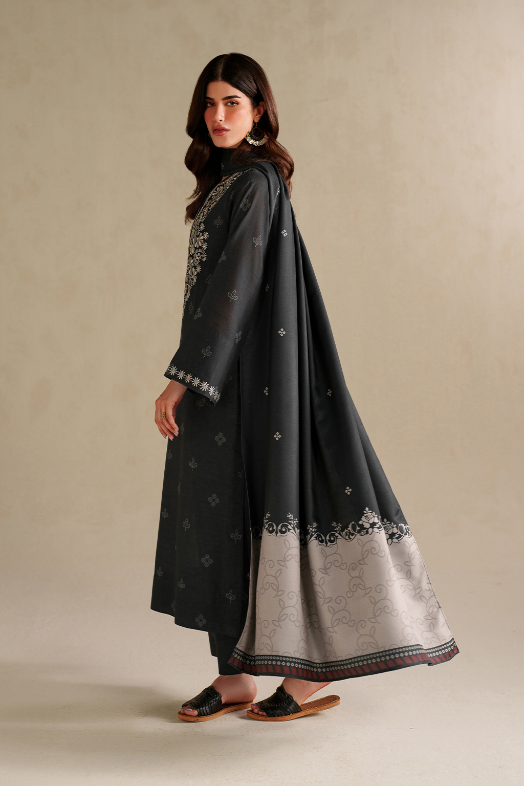 Iznik | Winter Chapter 25 | UE-591 Printed Khaddar by Iznik - Designer Dress - Type : Ladies Clothes - Available at Libayah - 100% Original 