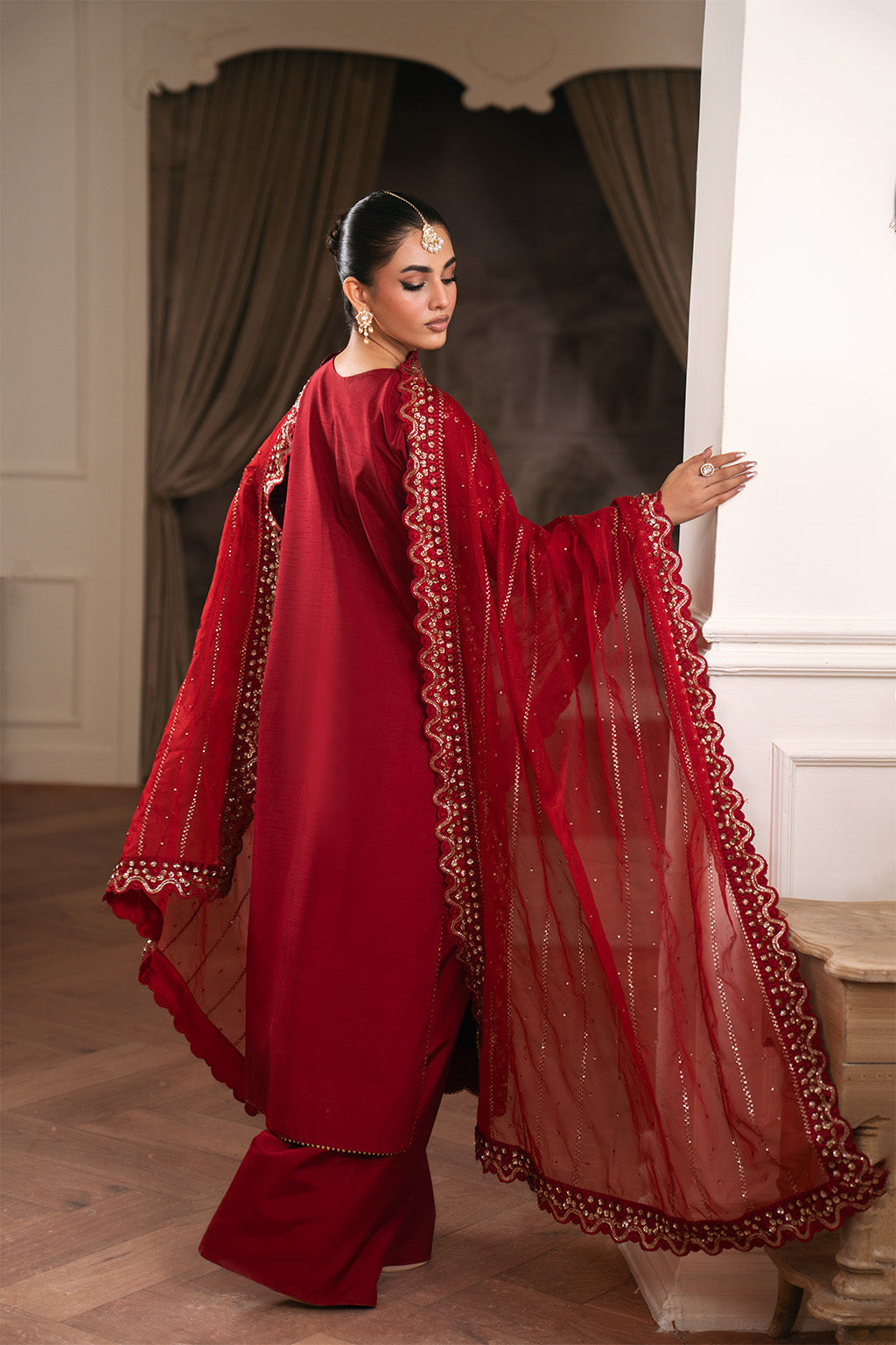 Neeshay | Luxe Pret | Crimora