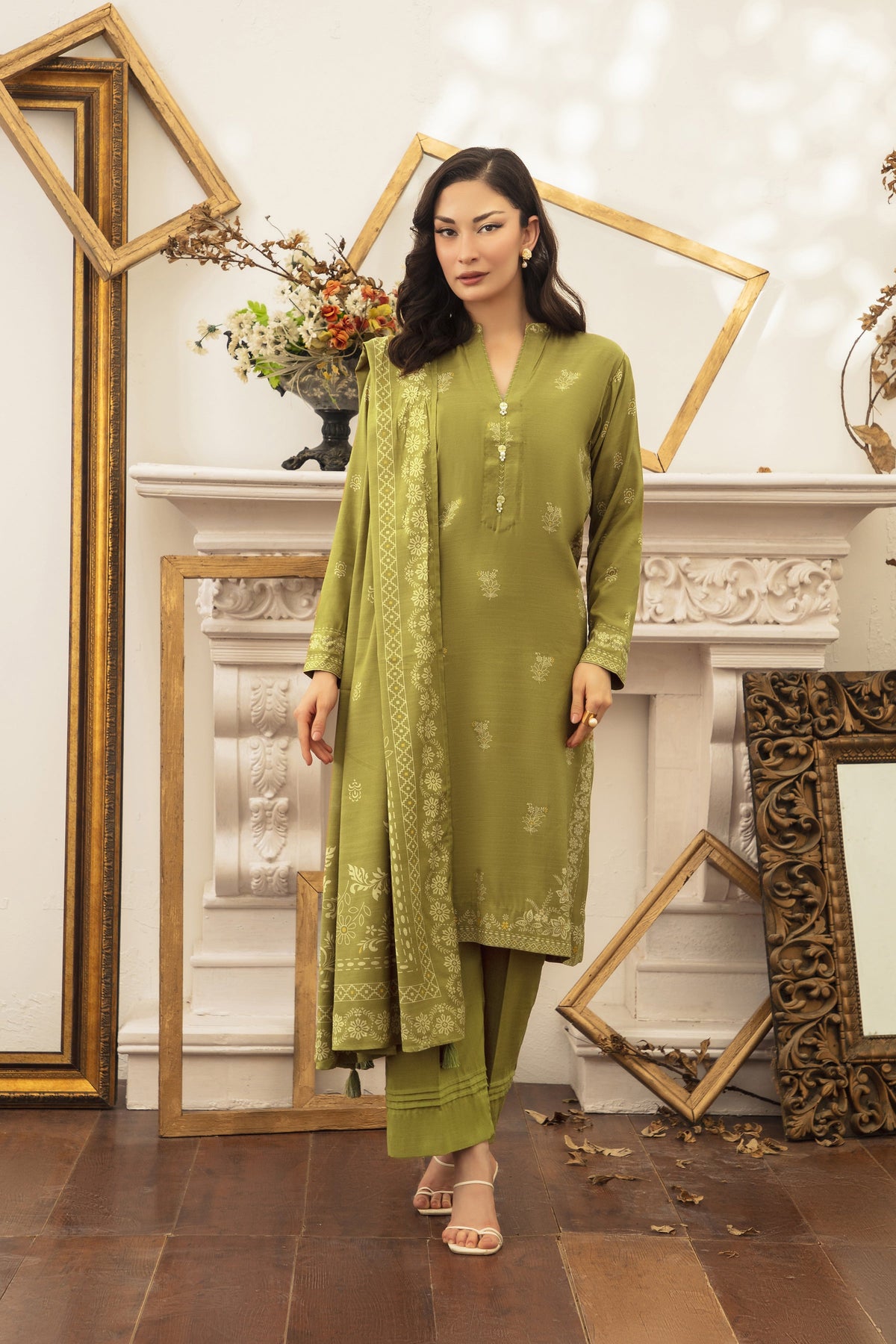 0009-C – authentic Pakistani dress from the LSM Winter Marina 25 collection for women in the UK