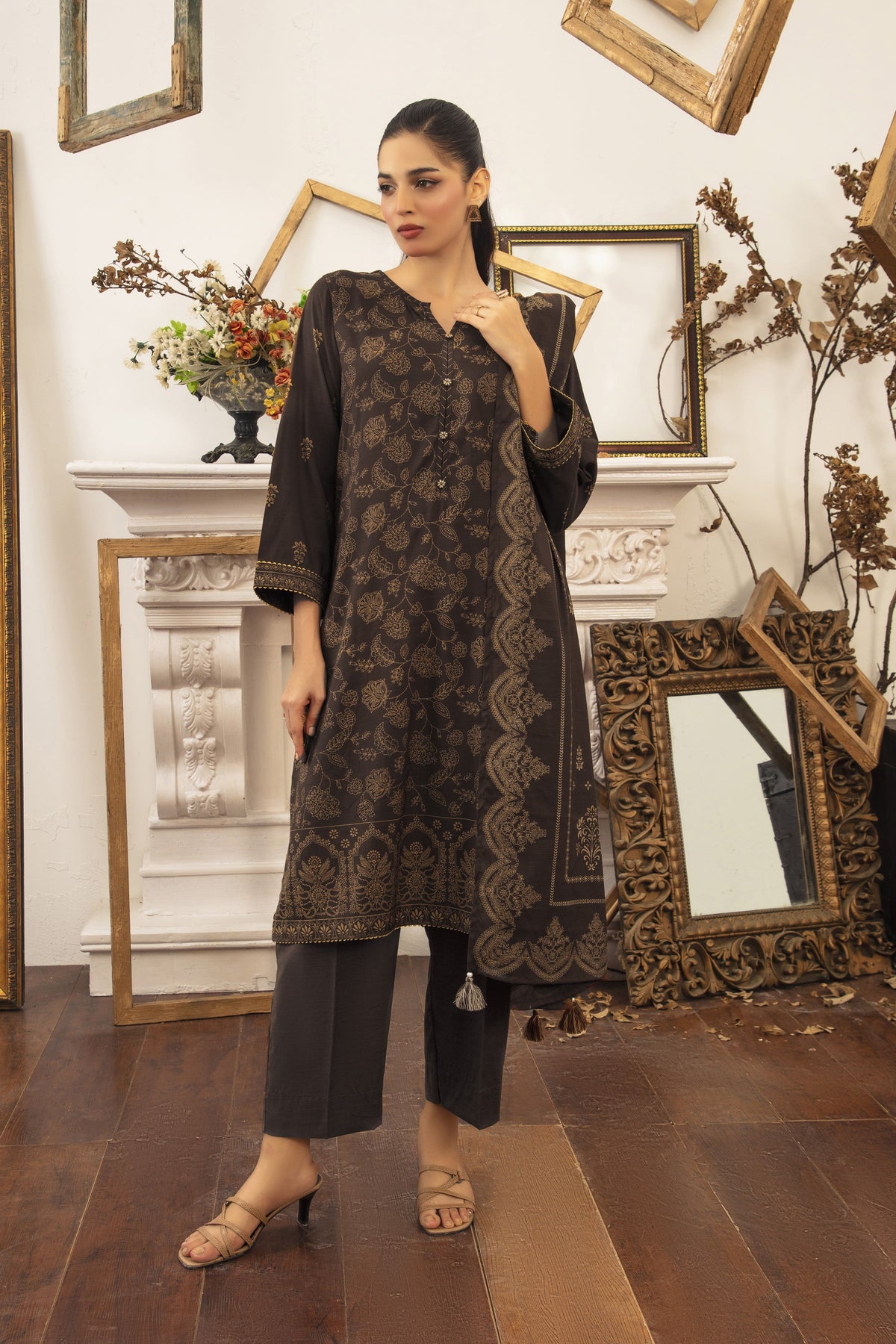 0006-A – authentic Pakistani dress from the LSM Winter Marina 25 collection for women in the UK
