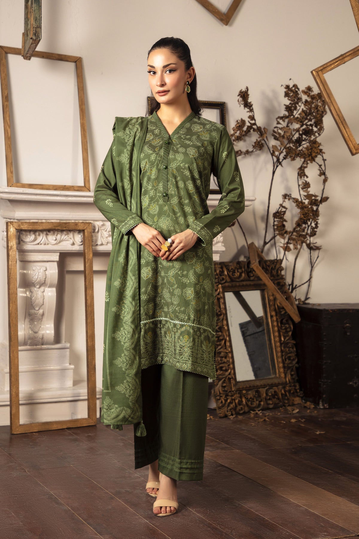 0006-C – authentic Pakistani dress from the LSM Winter Marina 25 collection for women in the UK