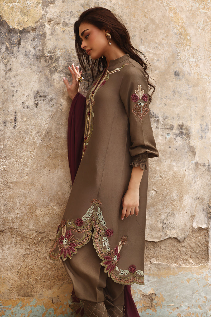 Wardha Saleem | Zimal Luxury Eid Edit 26 | Afsaneh by Wardha Saleem - Designer Dress  - Type : Ladies Clothes - Available at Libayah - 100% Original 