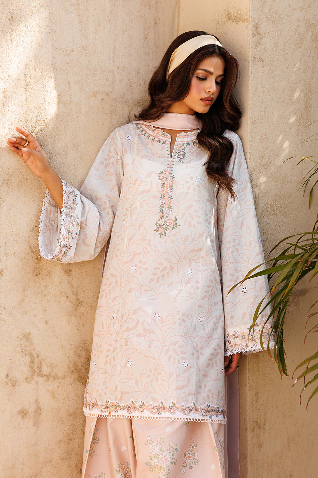Iznik | Printed Lawn 26 | UE-670 Printed Lawn by Iznik - Designer Dress  - Type : Ladies Clothes - Available at Libayah - 100% Original 