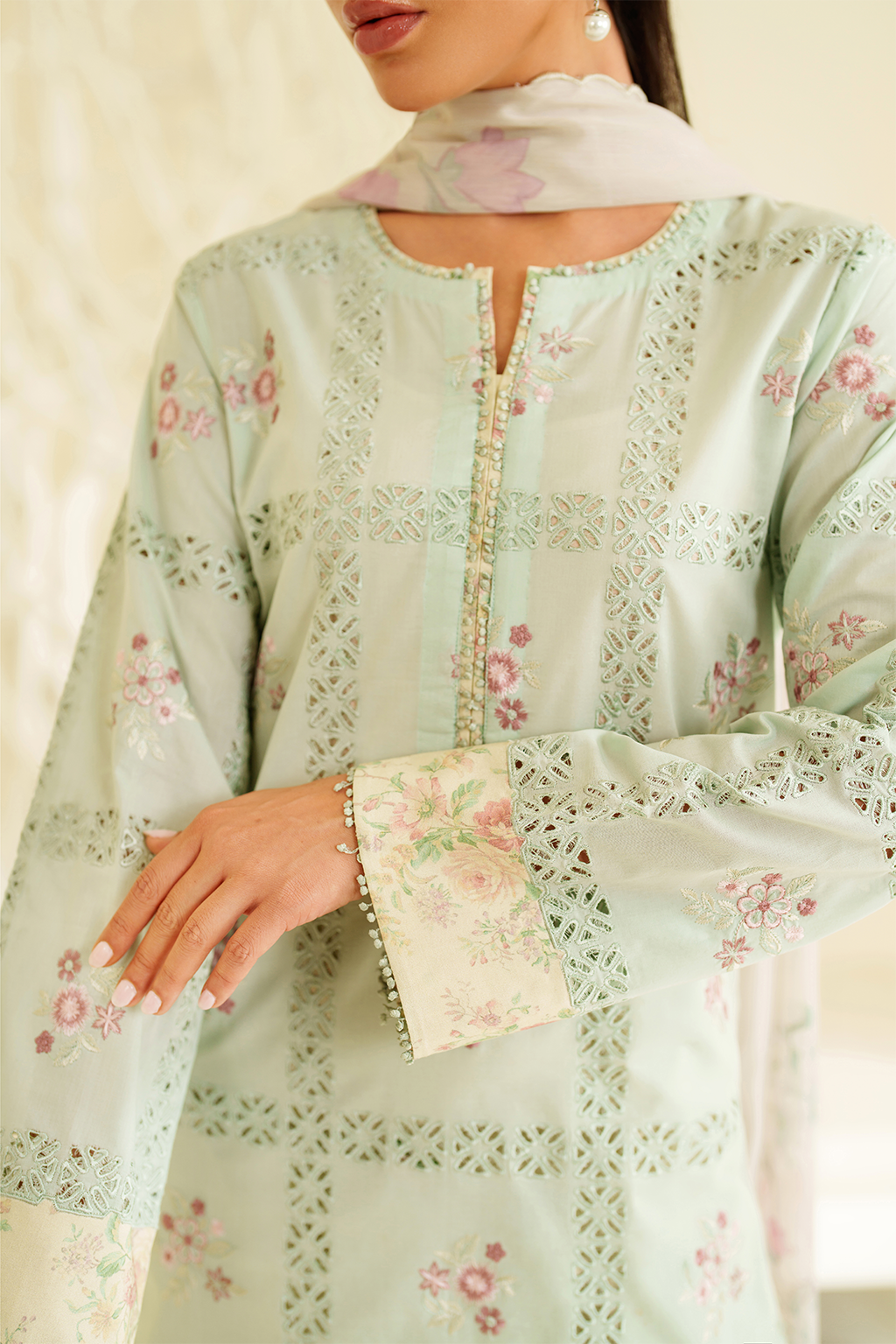 Iznik | lawn 26 | UE-531 by Iznik - Designer Dress  - Type : Ladies Clothes - Available at Libayah - 100% Original 