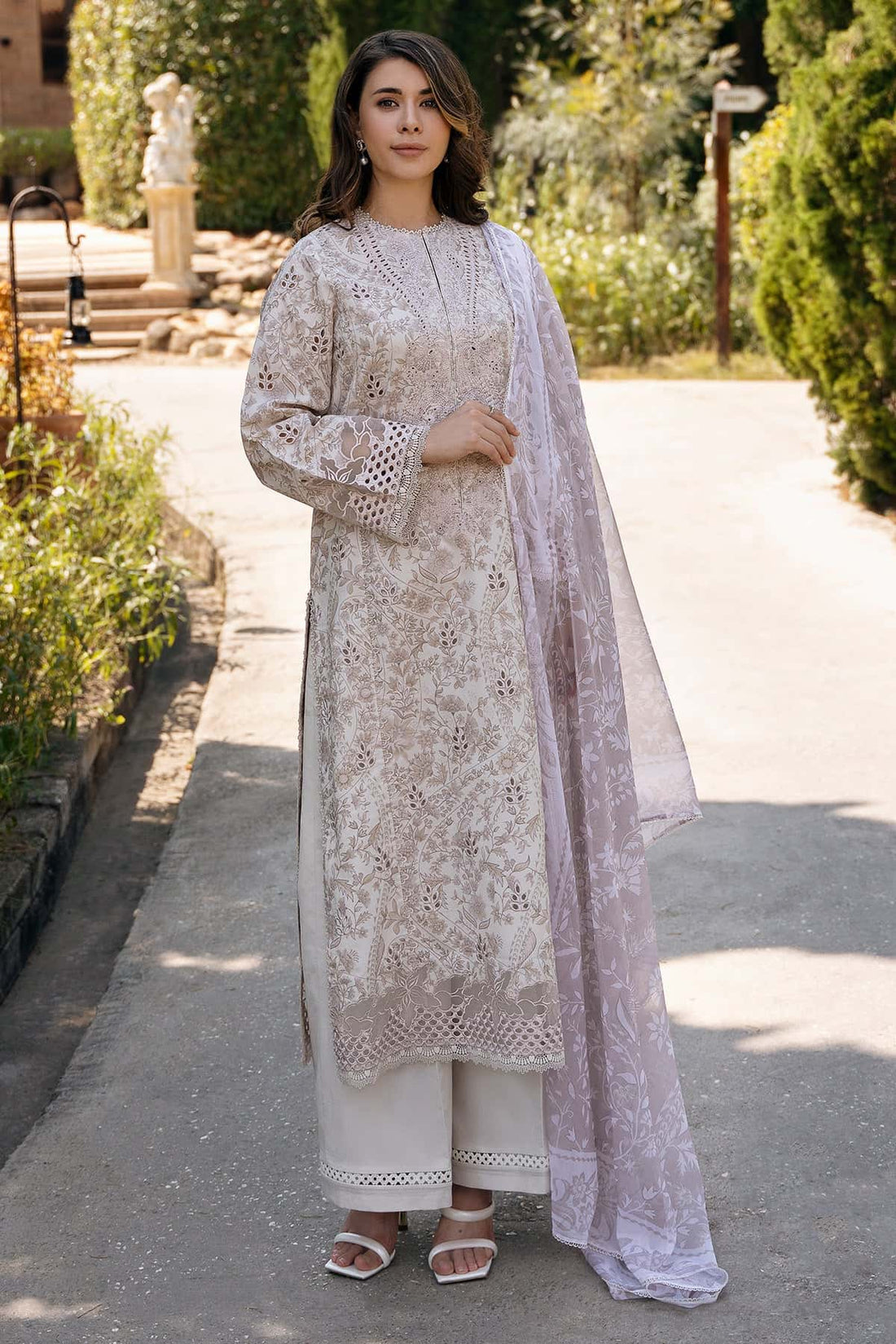 Afrozeh | Damask The Holiday Edit 25 | Lunetta A by Afrozeh - Designer Dress - Type: Ladies Clothes - Available at Libayah - 100% Original