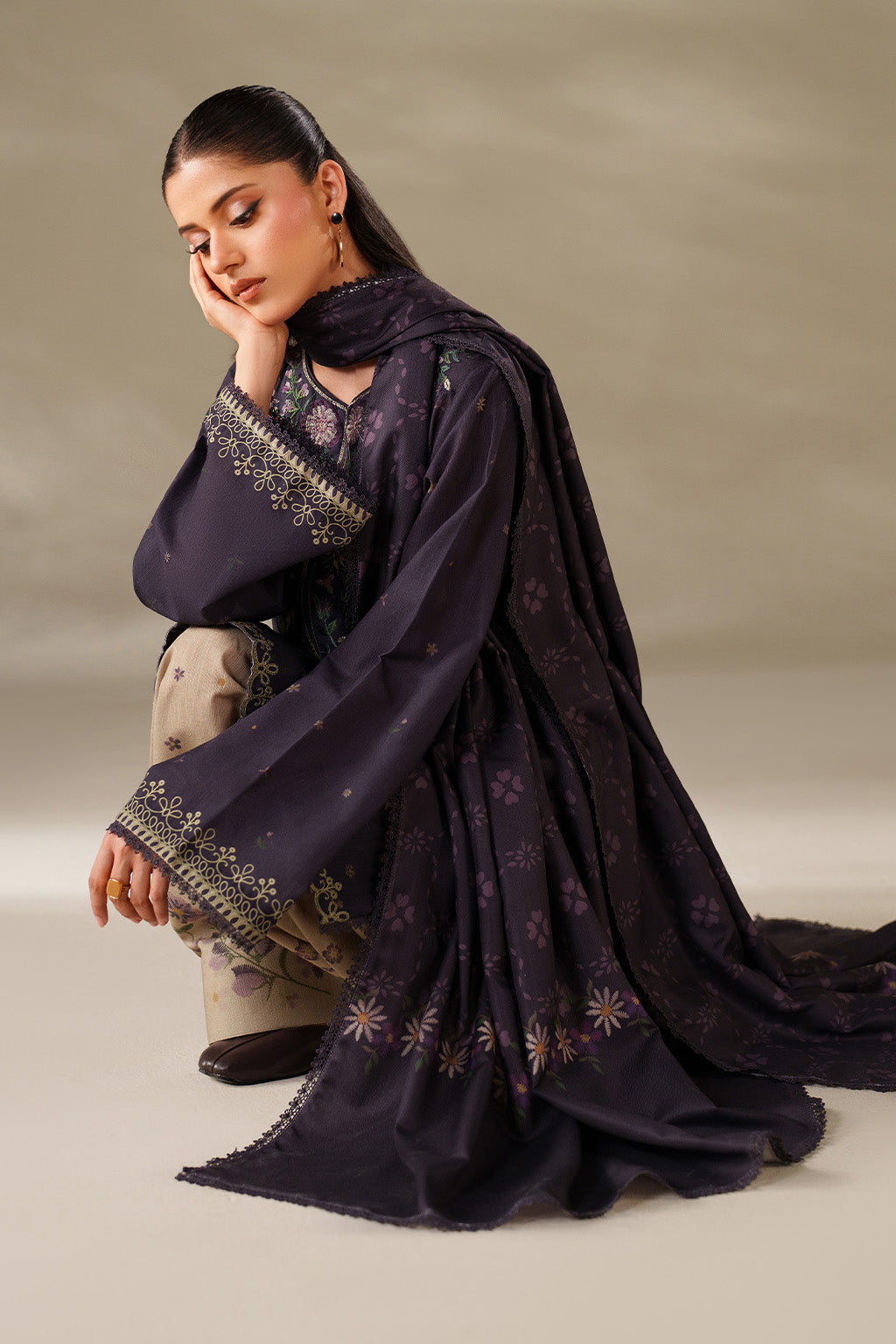 Iznik | Winter Chapter 25 | UE-568 Printed Khaddar by Iznik - Designer Dress - Type : Ladies Clothes - Available at Libayah - 100% Original 