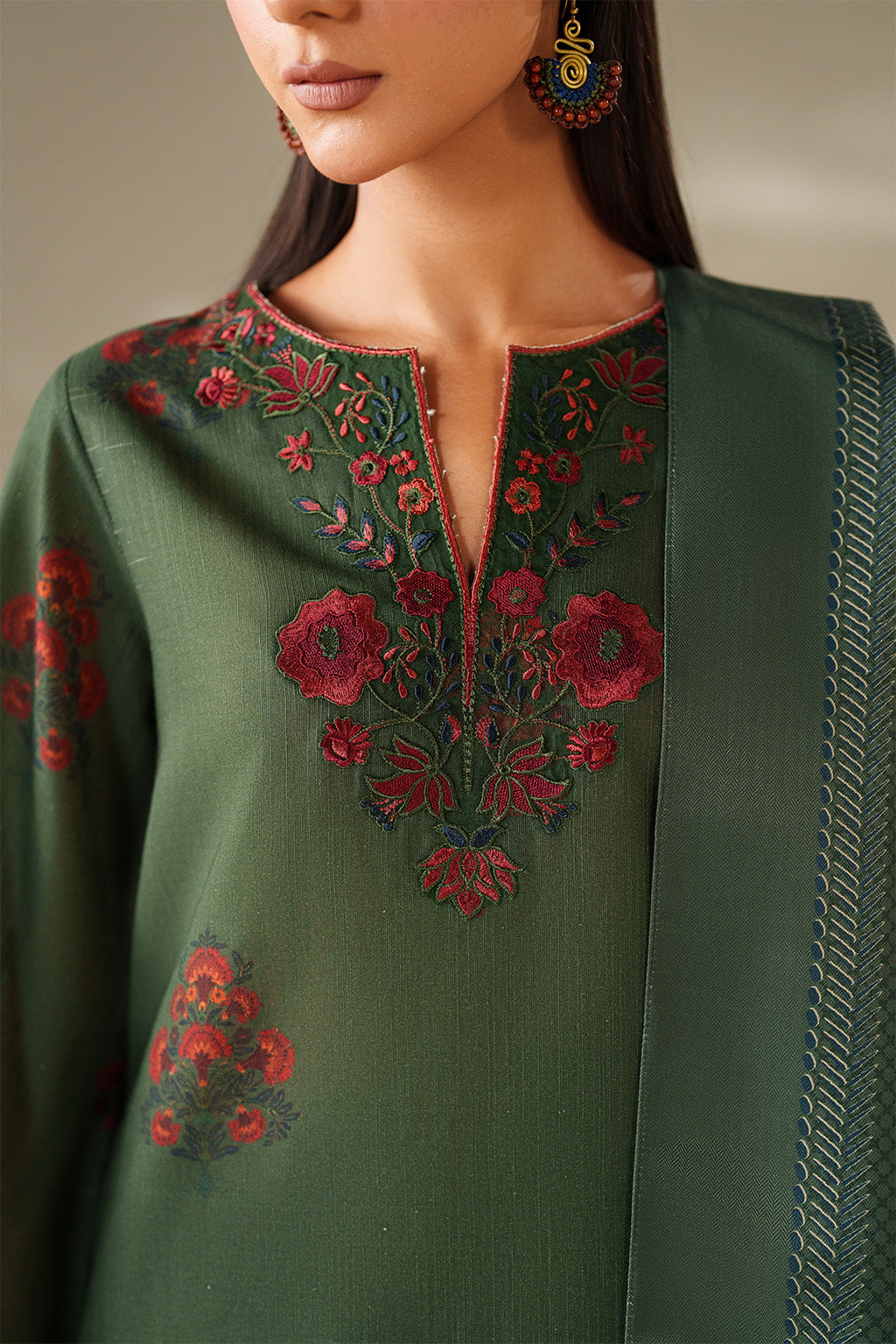 Iznik | Winter Chapter 25 | UE-561 Printed Khaddar by Iznik - Designer Dress - Type : Ladies Clothes - Available at Libayah - 100% Original 