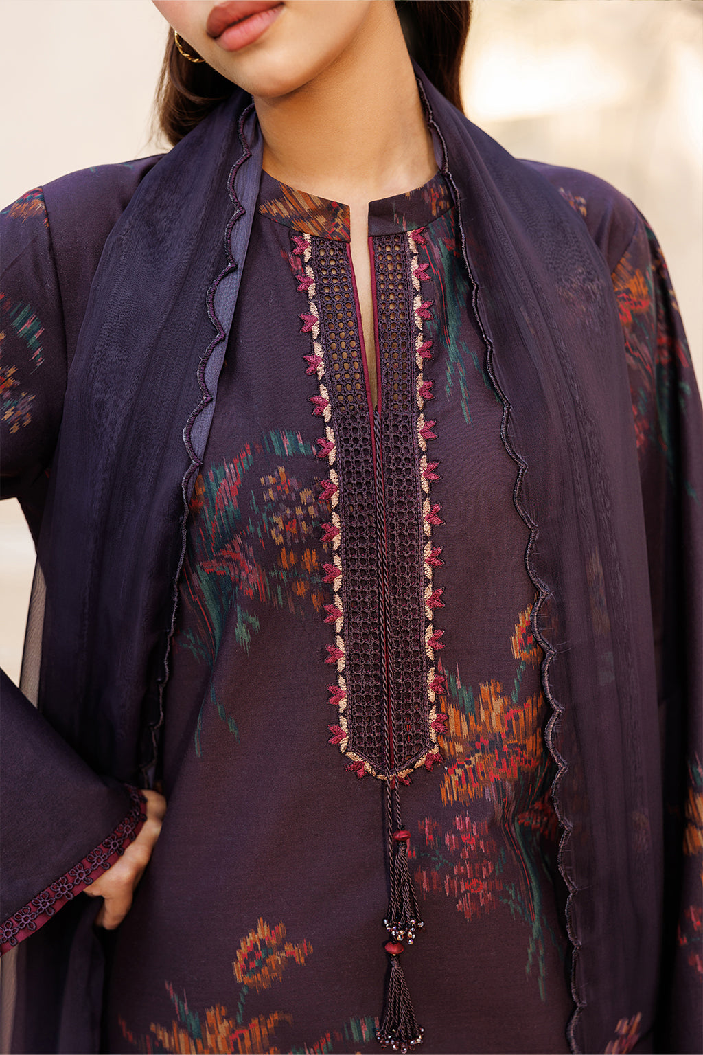 Iznik | Printed Lawn 26 | UE-664 Printed Lawn by Iznik - Designer Dress  - Type : Ladies Clothes - Available at Libayah - 100% Original 