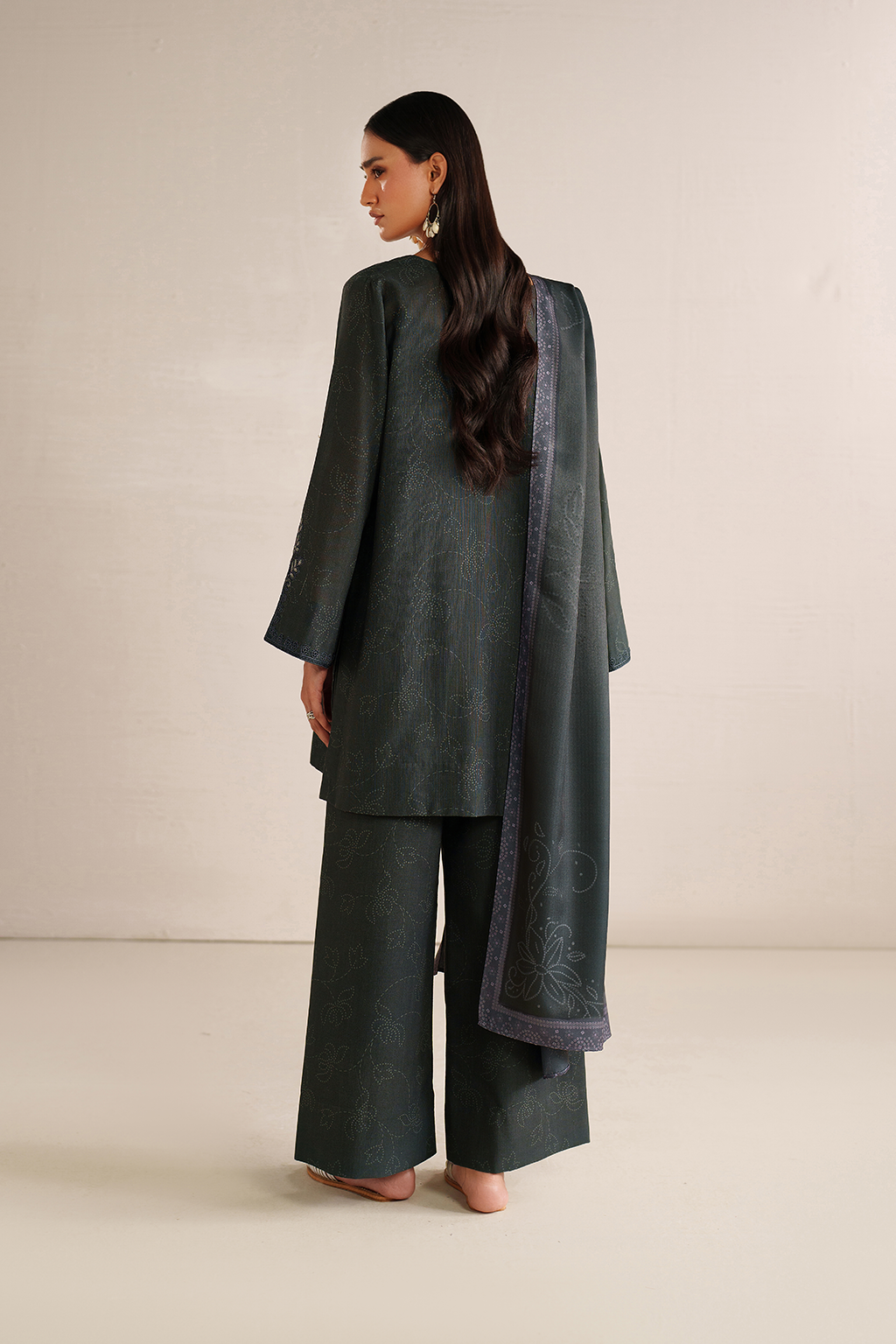 Iznik | Winter Chapter 25 | UE-572 Printed Khaddar by Iznik - Designer Dress - Type : Ladies Clothes - Available at Libayah - 100% Original 