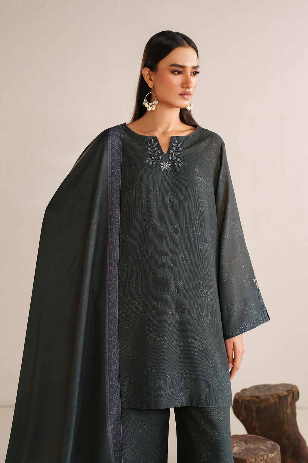 Iznik | Winter Chapter 25 | UE-572 Printed Khaddar by Iznik - Designer Dress - Type : Ladies Clothes - Available at Libayah - 100% Original 