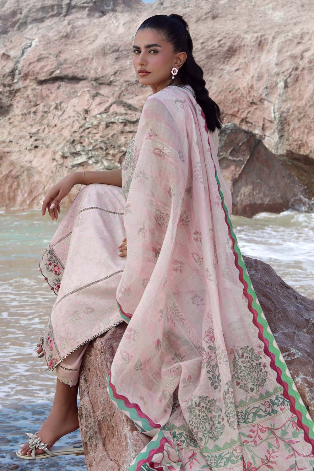 Seran | Afsanah Lawn 25 | INSA by Seran - Designer Dress - Type: Ladies Clothes - Available at Libayah - 100% Original