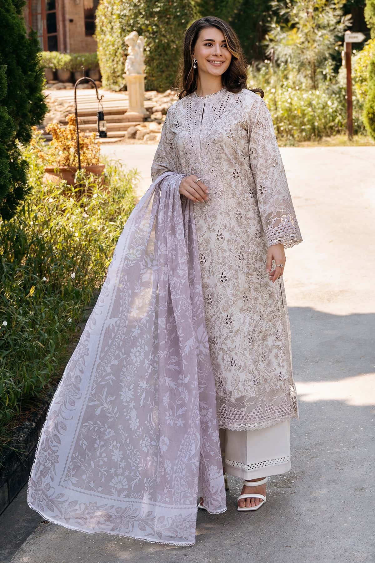 Afrozeh | Damask The Holiday Edit 25 | Lunetta A by Afrozeh - Designer Dress - Type: Ladies Clothes - Available at Libayah - 100% Original