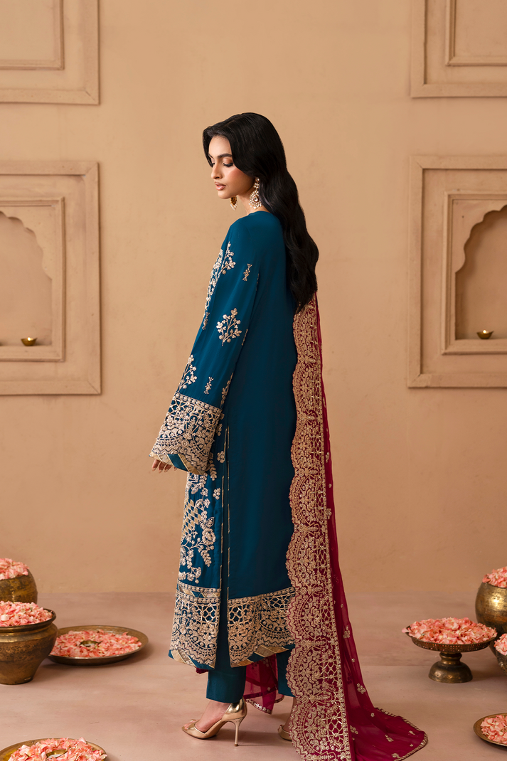 KAVYA – authentic Pakistani formal dress from the Emaan Adeel Sheherzadi Formals 25 collection for women in the UK.