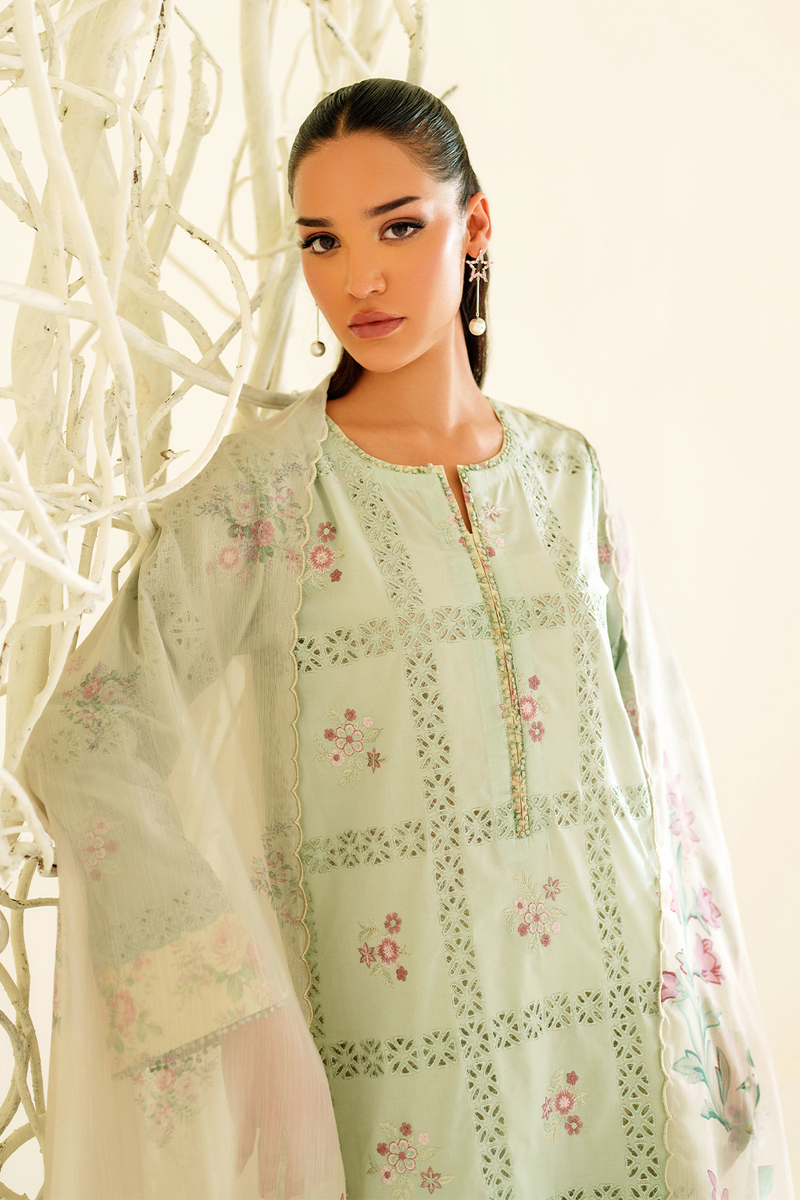 Iznik | lawn 26 | UE-531 by Iznik - Designer Dress  - Type : Ladies Clothes - Available at Libayah - 100% Original 