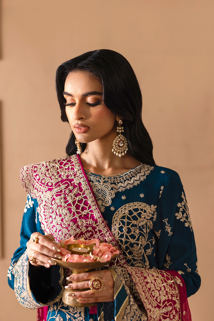 KAVYA – authentic Pakistani formal dress from the Emaan Adeel Sheherzadi Formals 25 collection for women in the UK.