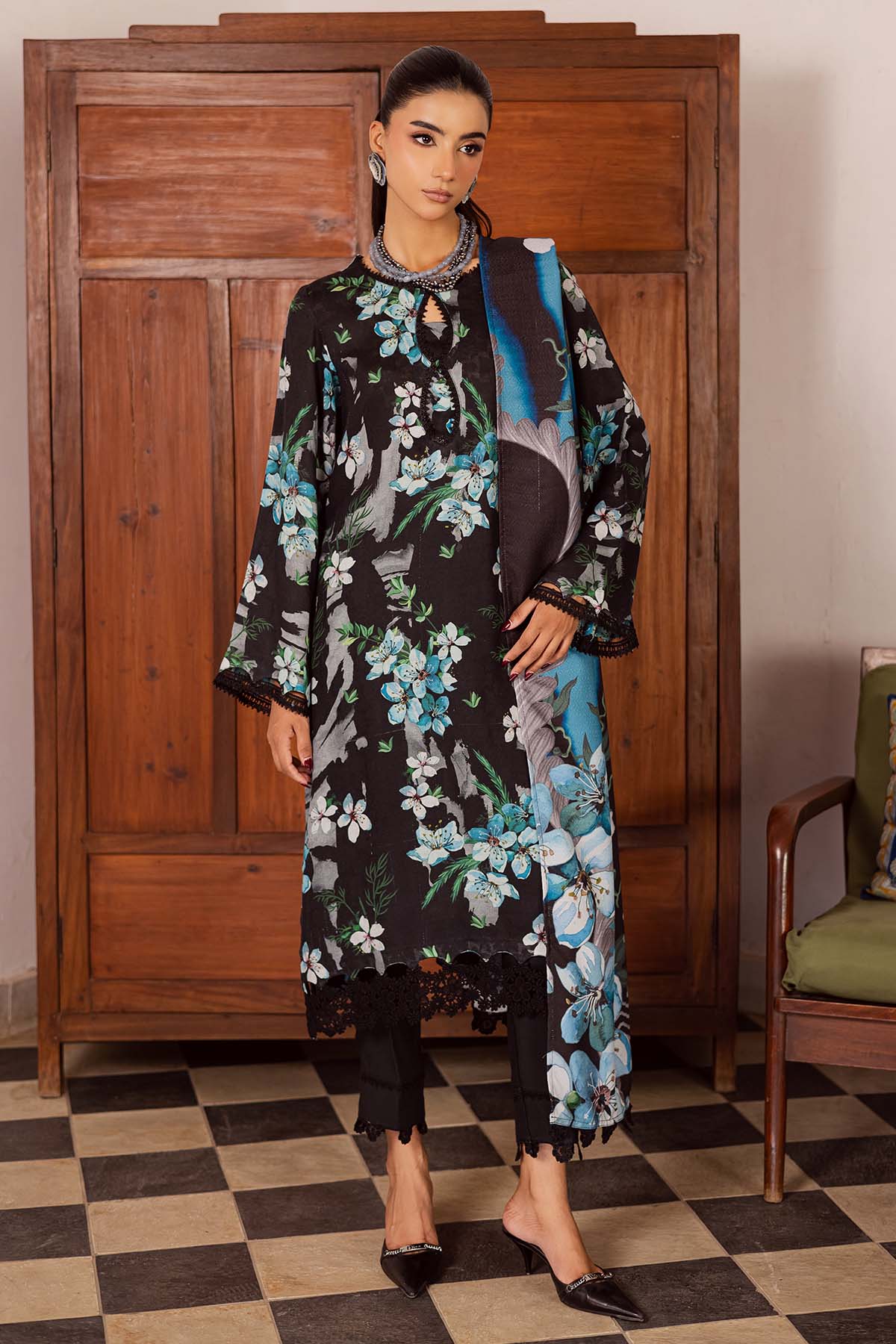 SP-194 – authentic Pakistani dress from the Nureh Linen Jacquard collection for women in the UK.