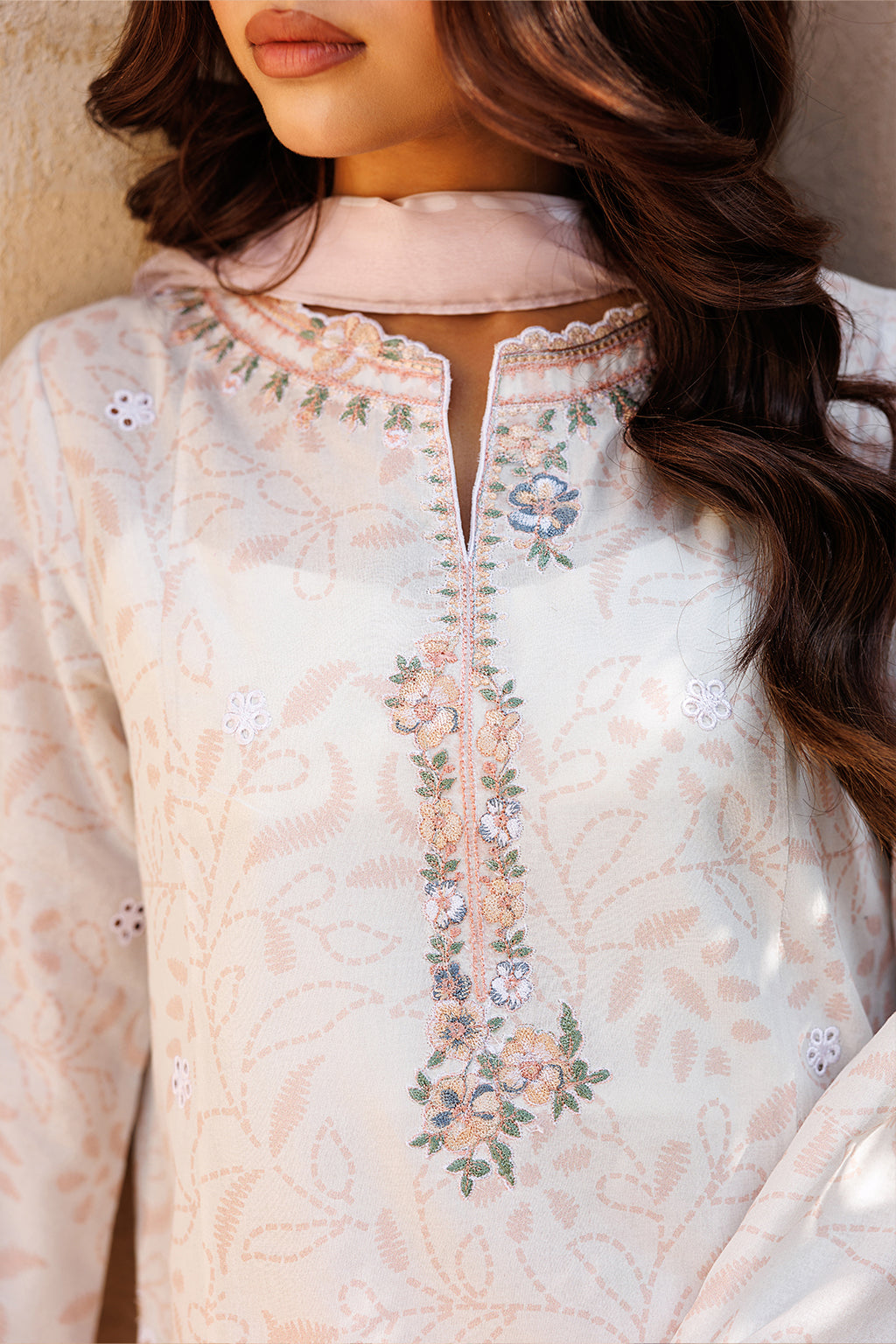 Iznik | Printed Lawn 26 | UE-670 Printed Lawn by Iznik - Designer Dress  - Type : Ladies Clothes - Available at Libayah - 100% Original 