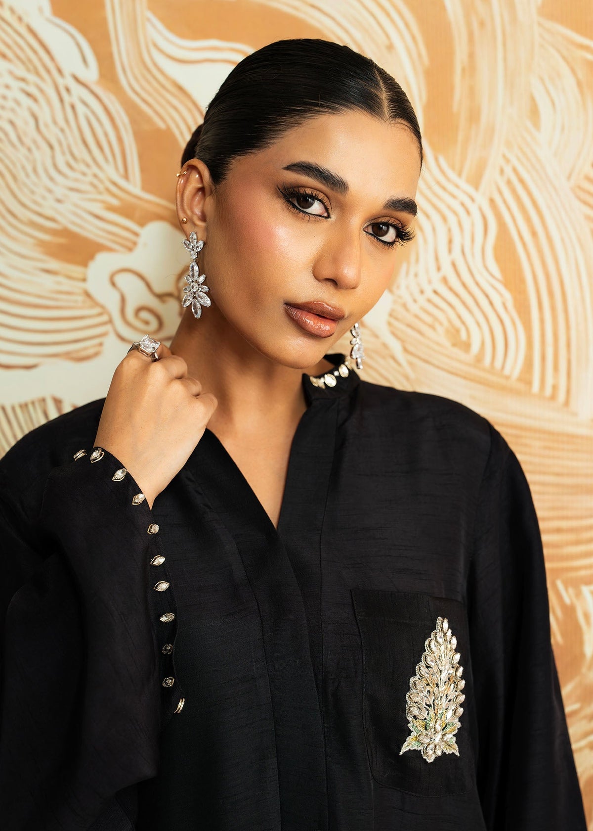 Mahgul | Whispers of Silk | Black Diamond