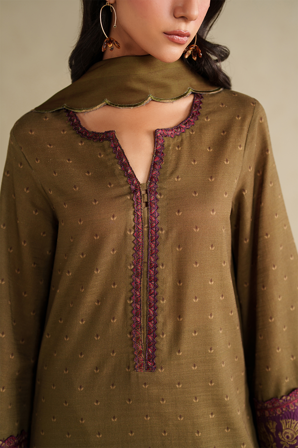 Iznik | Winter Chapter 25 | UE-573 Printed Khaddar by Iznik - Designer Dress - Type : Ladies Clothes - Available at Libayah - 100% Original 
