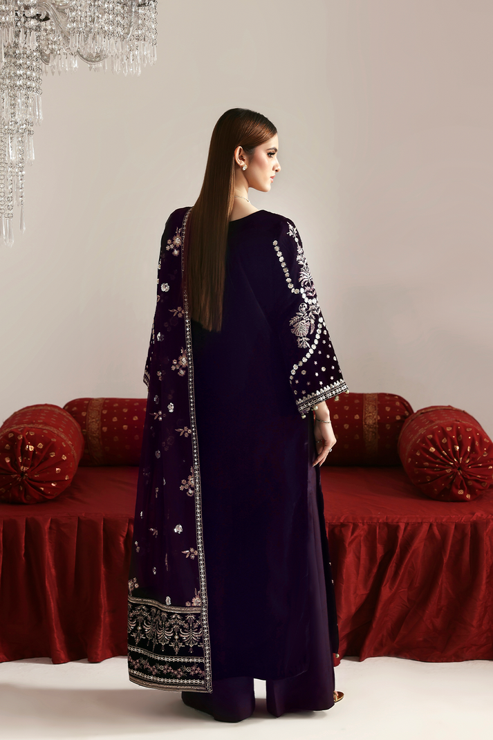 DILNAR – authentic Pakistani formal dress from the Emaan Adeel Zarposh Velvet 25 collection for women in the UK.