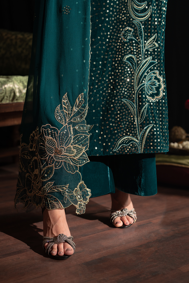 Iznik | Velvet 25 | IV-47 Embroidered Velvet by Iznik - Designer Dress - Type : Ladies Clothes - Available at Libayah - 100% Original 