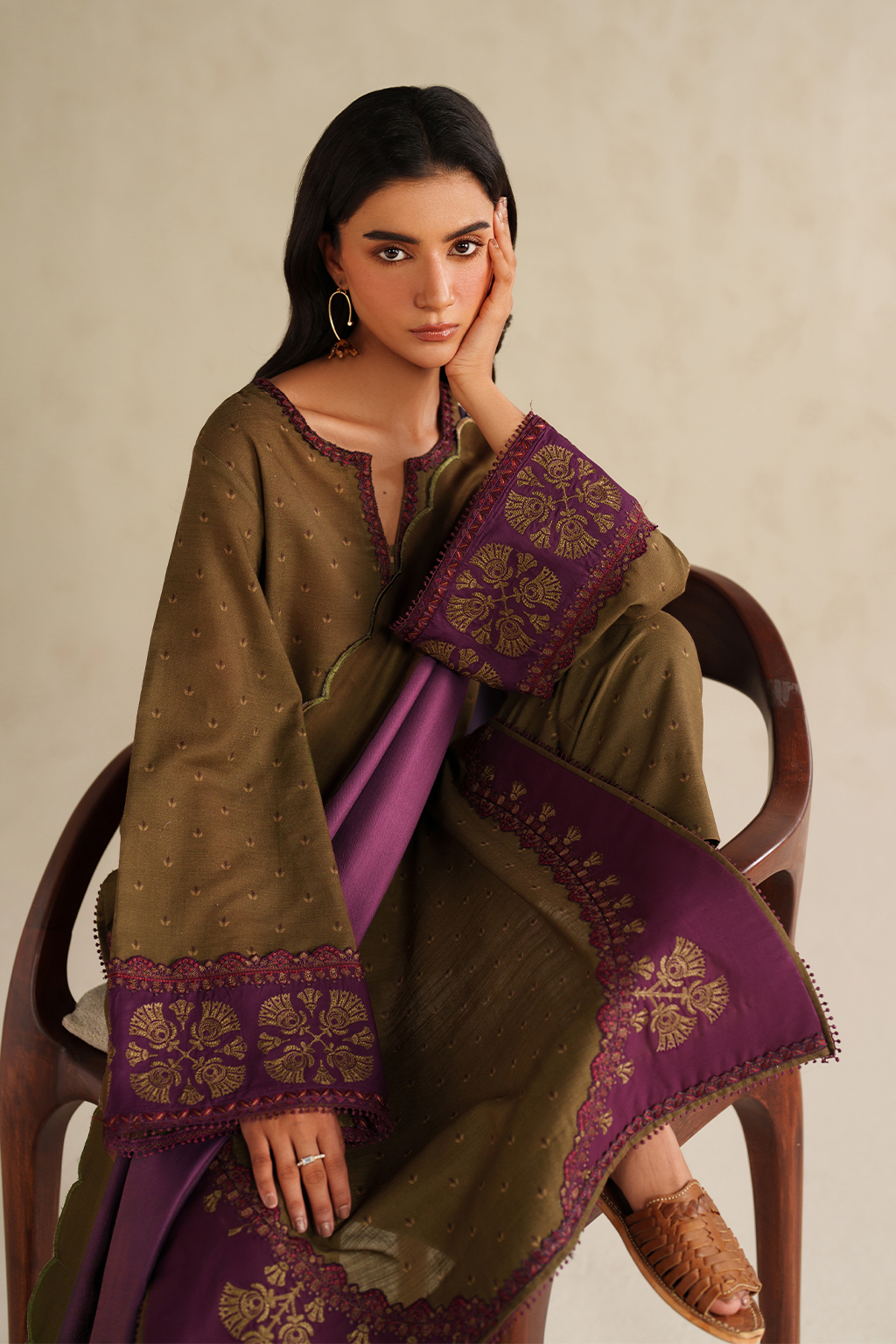 Iznik | Winter Chapter 25 | UE-573 Printed Khaddar by Iznik - Designer Dress - Type : Ladies Clothes - Available at Libayah - 100% Original 