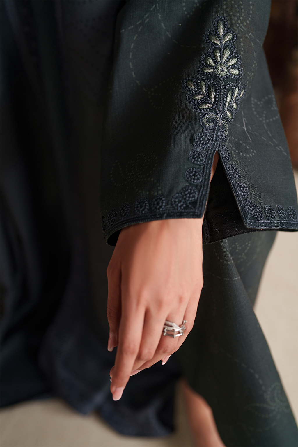 Iznik | Winter Chapter 25 | UE-572 Printed Khaddar by Iznik - Designer Dress - Type : Ladies Clothes - Available at Libayah - 100% Original 