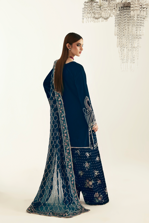 JAHANARA – authentic Pakistani formal dress from the Emaan Adeel Zarposh Velvet 25 collection for women in the UK.