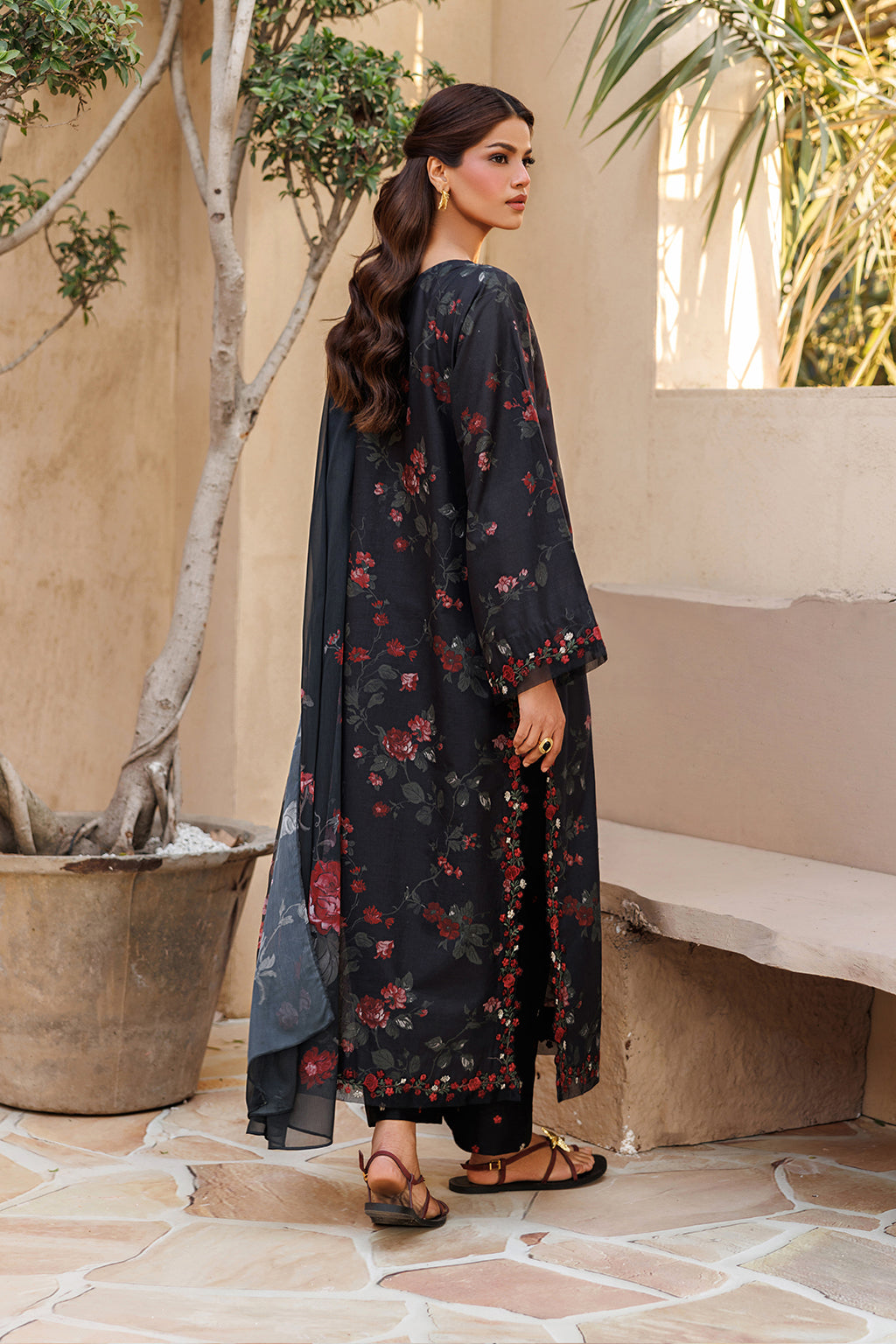 Iznik | Printed Lawn 26 | UE-662 Printed Lawn by Iznik - Designer Dress  - Type : Ladies Clothes - Available at Libayah - 100% Original 