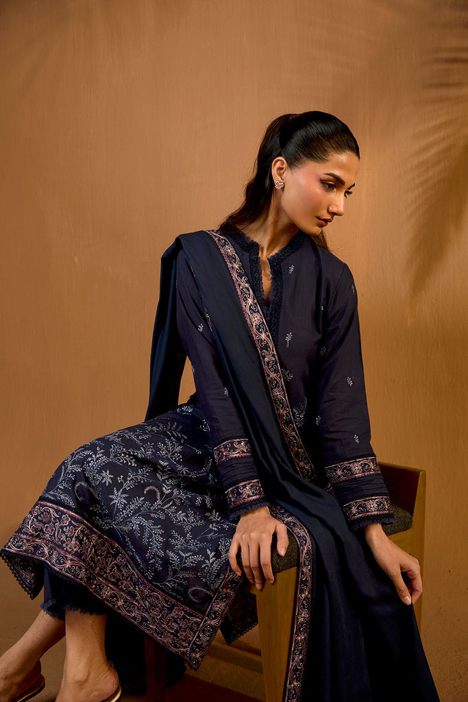 Sobia Nazir | Winter Shawl 25 | Design 7B by Sobia Nazir - Designer Dress - Type : Ladies Clothes - Available at Libayah - 100% Original 