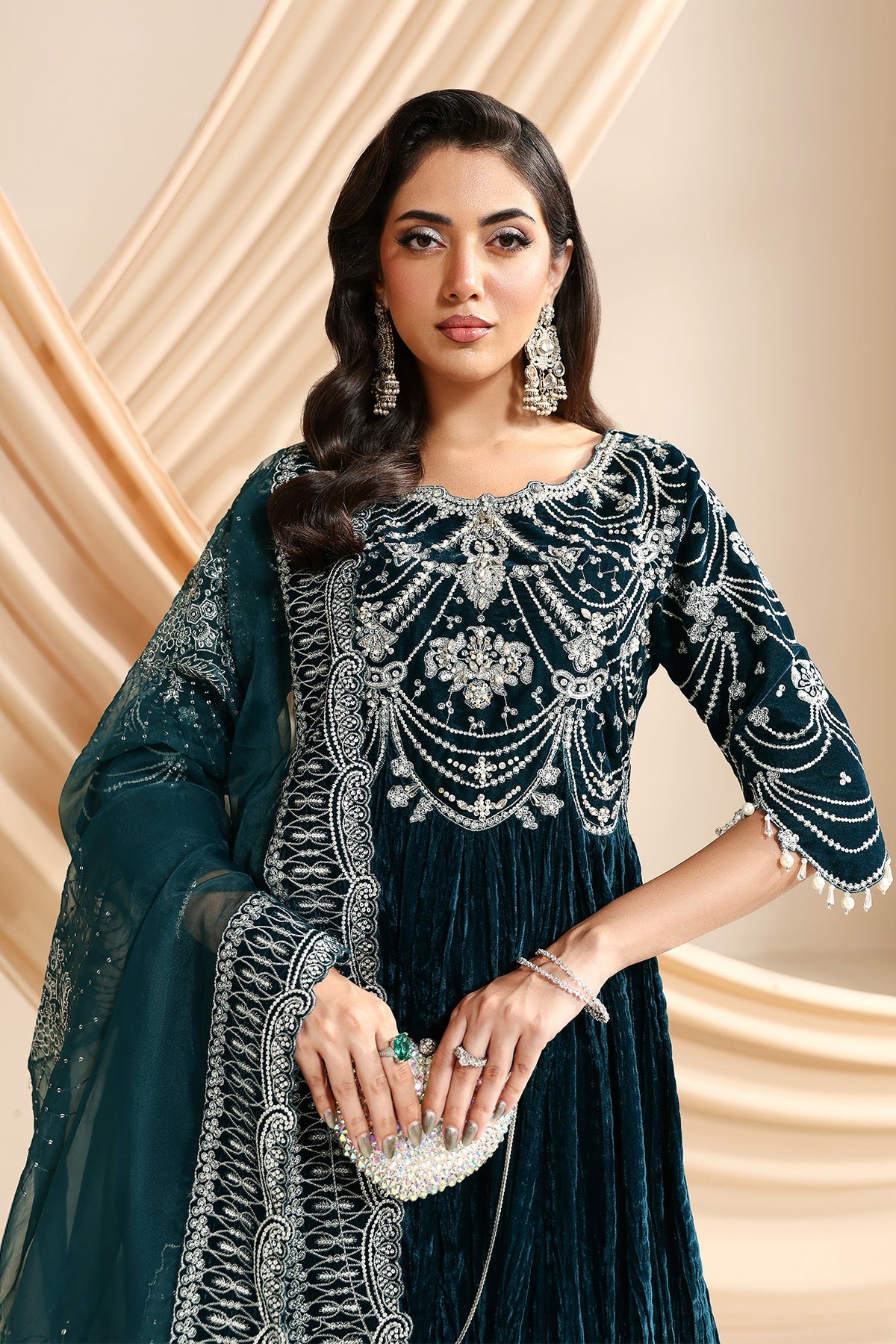 AF-VLT-2214-Mystique – authentic Pakistani formal dress from the Alizeh Lamour 25 collection for women in the UK.