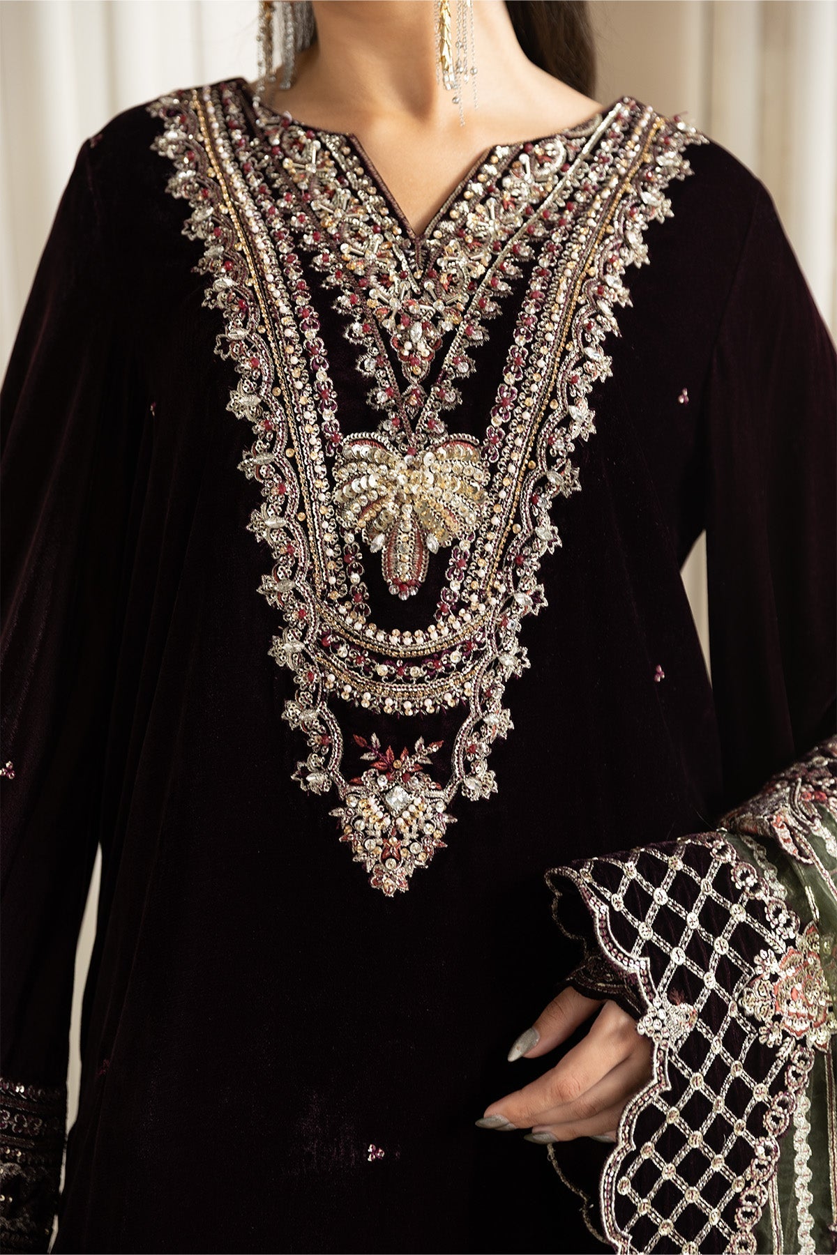 AF-VLT-2213-Vanya – authentic Pakistani formal dress from the Alizeh Lamour 25 collection for women in the UK.