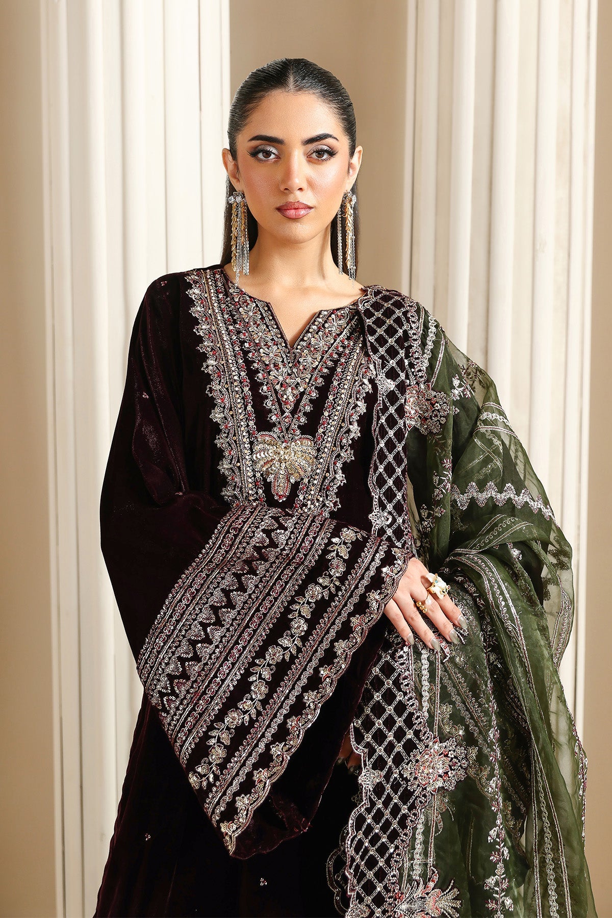 AF-VLT-2213-Vanya – authentic Pakistani formal dress from the Alizeh Lamour 25 collection for women in the UK.