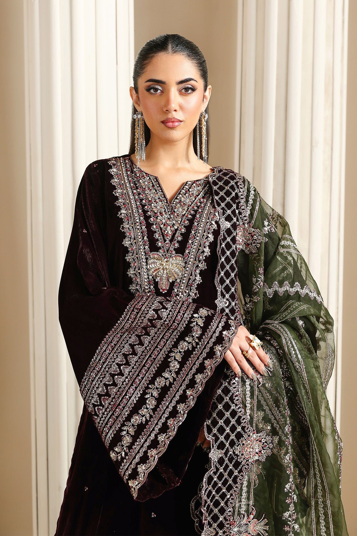 AF-VLT-2213-Vanya – authentic Pakistani formal dress from the Alizeh Lamour 25 collection for women in the UK.