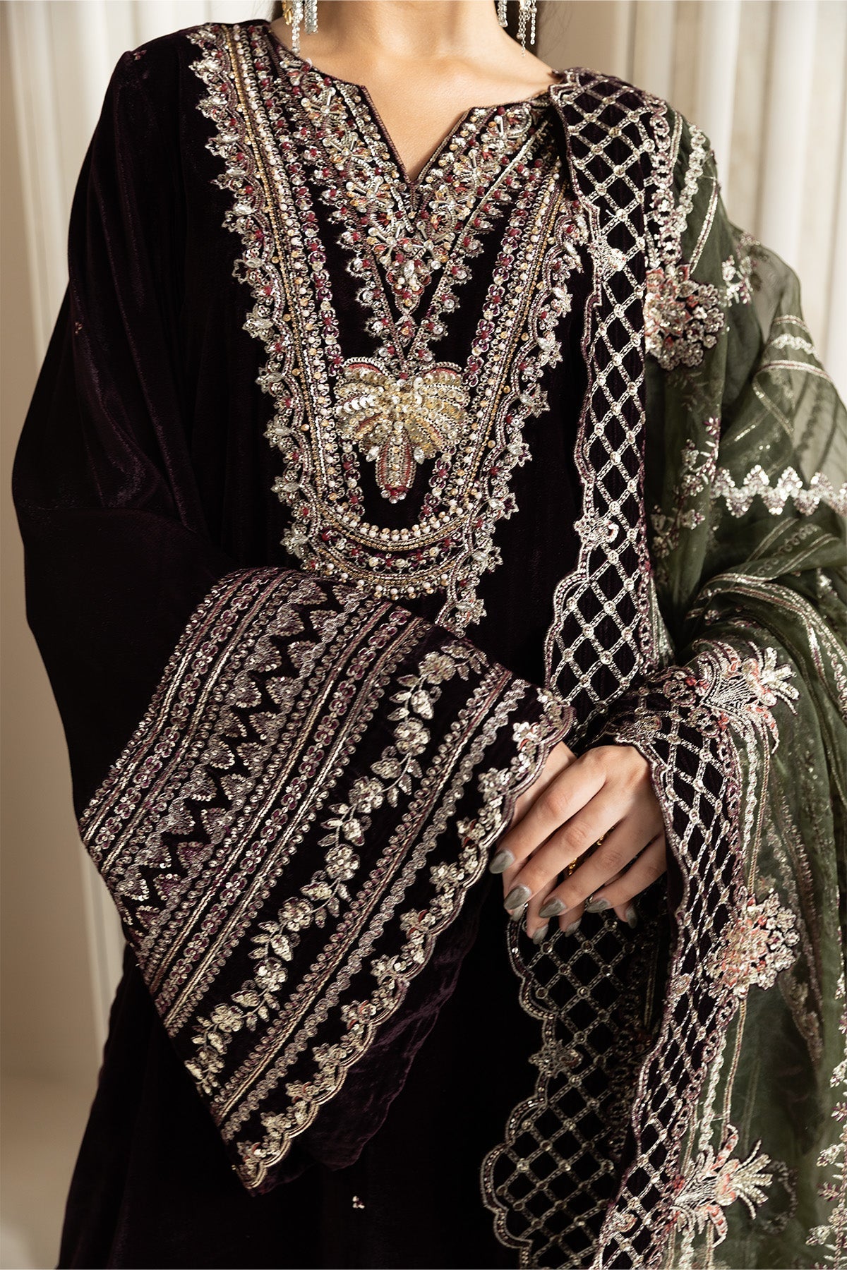 AF-VLT-2213-Vanya – authentic Pakistani formal dress from the Alizeh Lamour 25 collection for women in the UK.