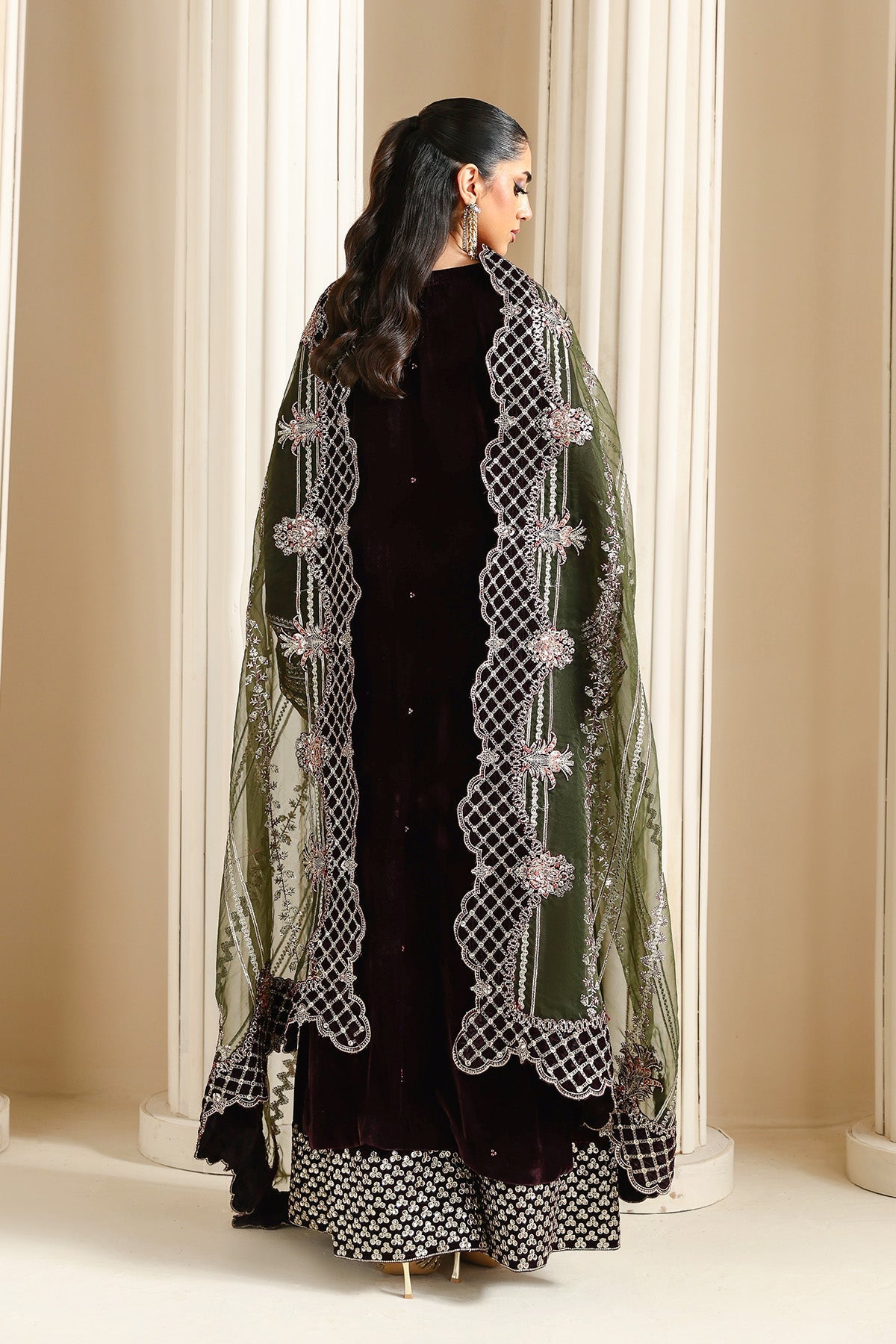 AF-VLT-2213-Vanya – authentic Pakistani formal dress from the Alizeh Lamour 25 collection for women in the UK.