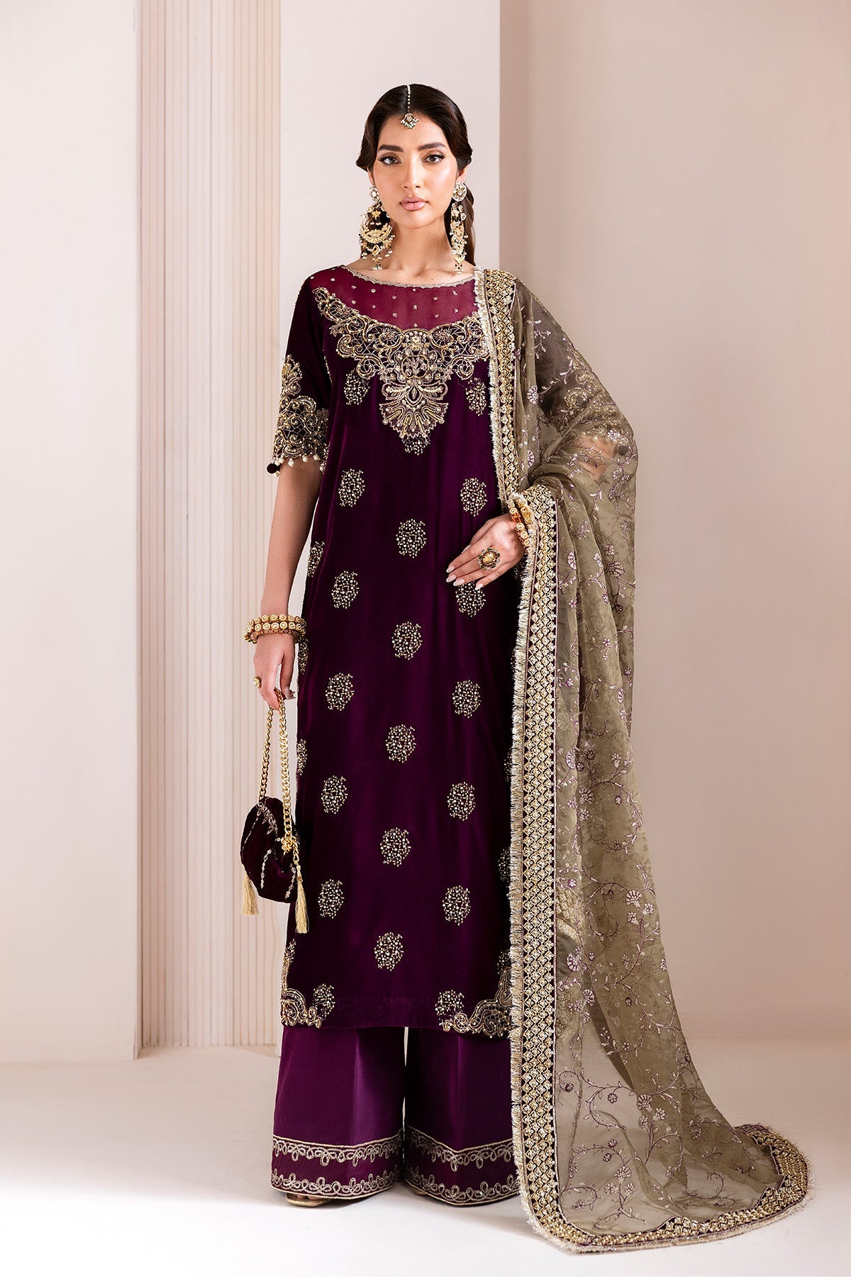 Alizeh | Makhmal Luxury Velvet Edit | Zarlish by Alizeh - Designer Dress  - Type : Ladies Clothes - Available at Libayah - 100% Original 