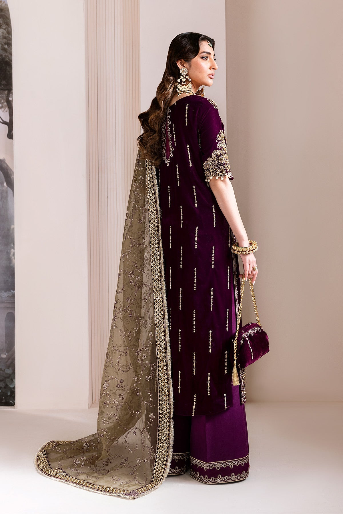 Alizeh | Makhmal Luxury Velvet Edit | Zarlish by Alizeh - Designer Dress  - Type : Ladies Clothes - Available at Libayah - 100% Original 