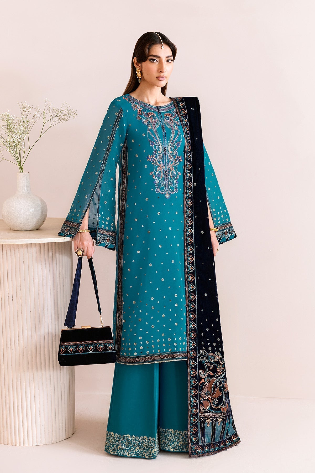 Alizeh | Makhmal Luxury Velvet Edit | Nelofer by Alizeh - Designer Dress  - Type : Ladies Clothes - Available at Libayah - 100% Original 