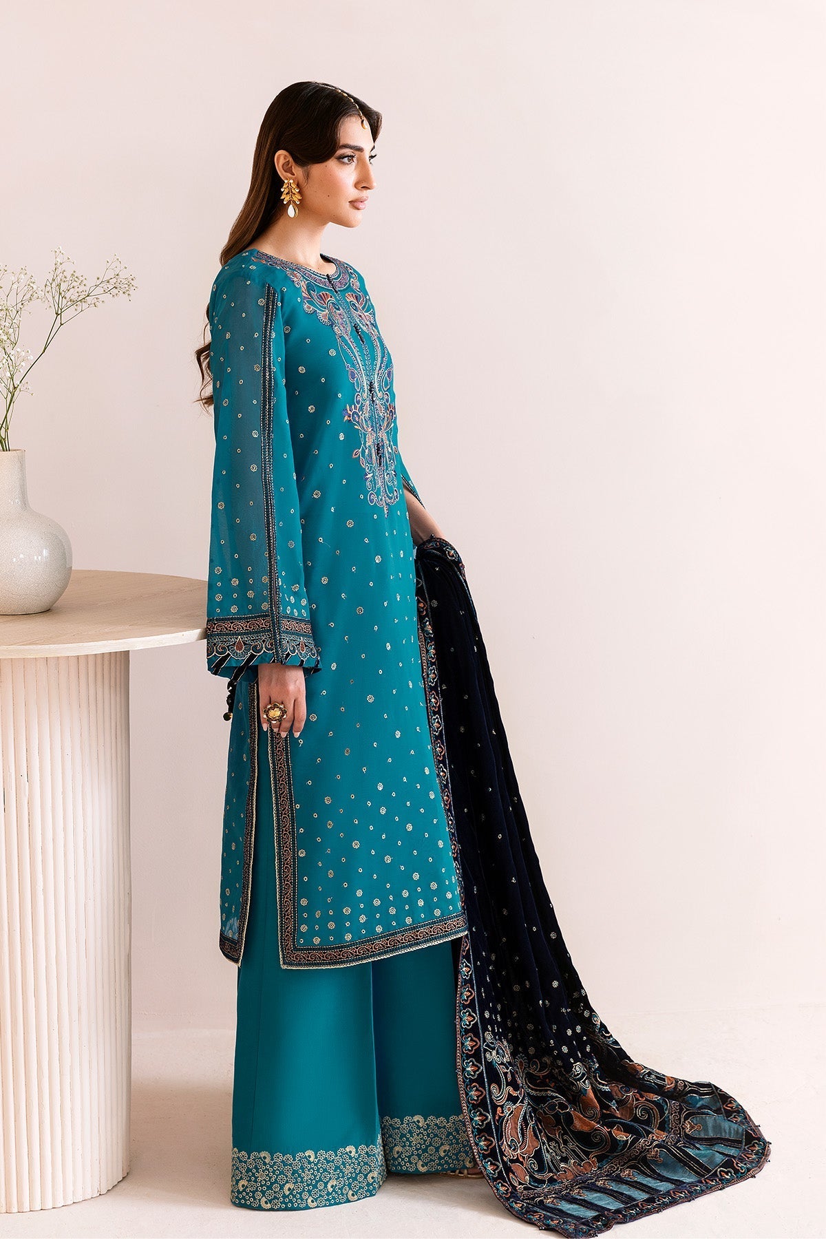 Alizeh | Makhmal Luxury Velvet Edit | Nelofer by Alizeh - Designer Dress  - Type : Ladies Clothes - Available at Libayah - 100% Original 