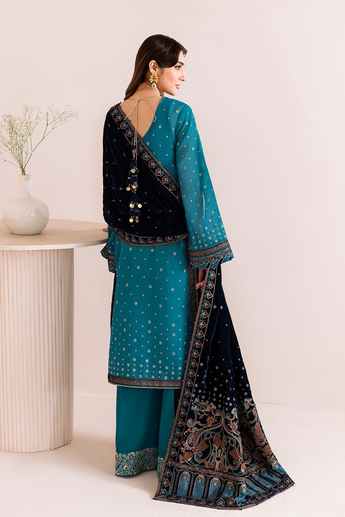 Alizeh | Makhmal Luxury Velvet Edit | Nelofer by Alizeh - Designer Dress  - Type : Ladies Clothes - Available at Libayah - 100% Original 