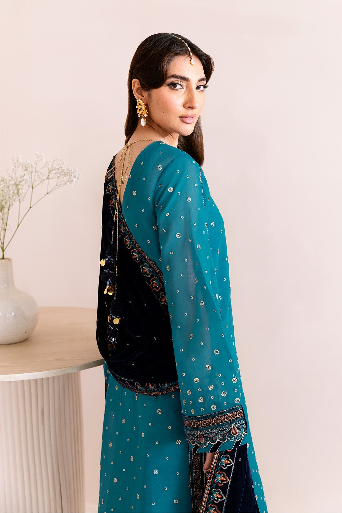 Alizeh | Makhmal Luxury Velvet Edit | Nelofer by Alizeh - Designer Dress  - Type : Ladies Clothes - Available at Libayah - 100% Original 