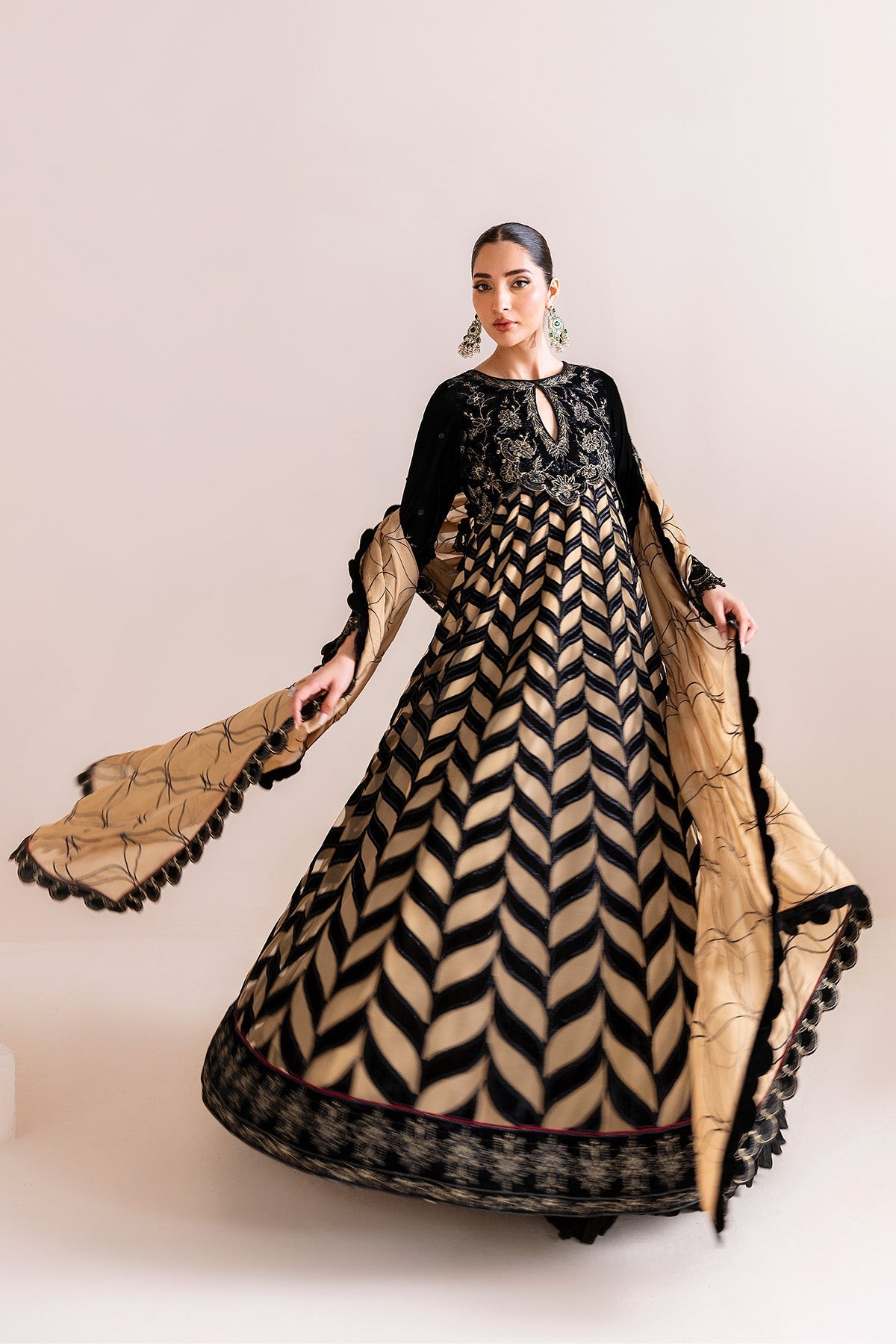 Alizeh | Makhmal Luxury Velvet Edit | Noor Jahan by Alizeh - Designer Dress  - Type : Ladies Clothes - Available at Libayah - 100% Original 