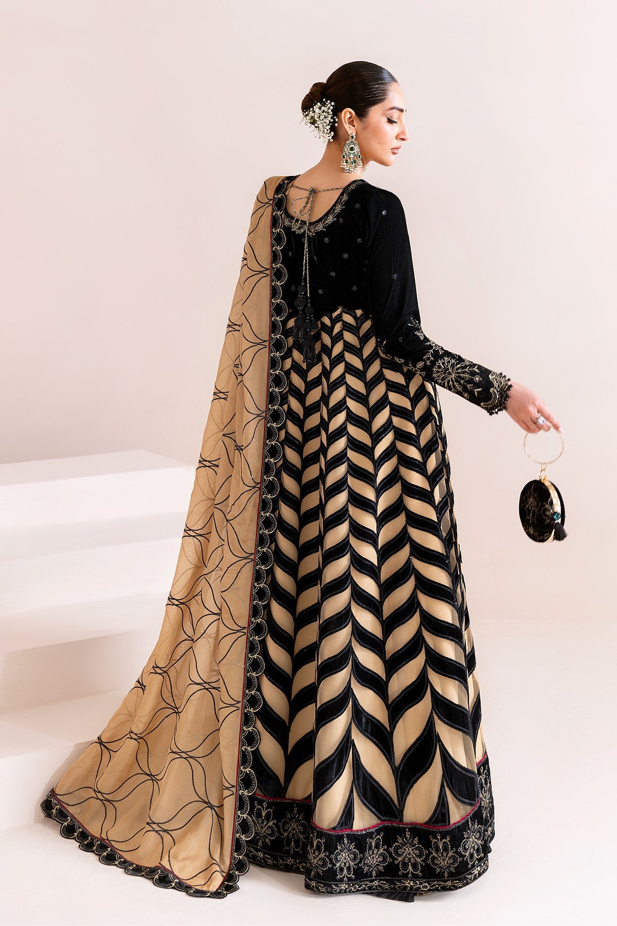 Alizeh | Makhmal Luxury Velvet Edit | Noor Jahan by Alizeh - Designer Dress  - Type : Ladies Clothes - Available at Libayah - 100% Original 
