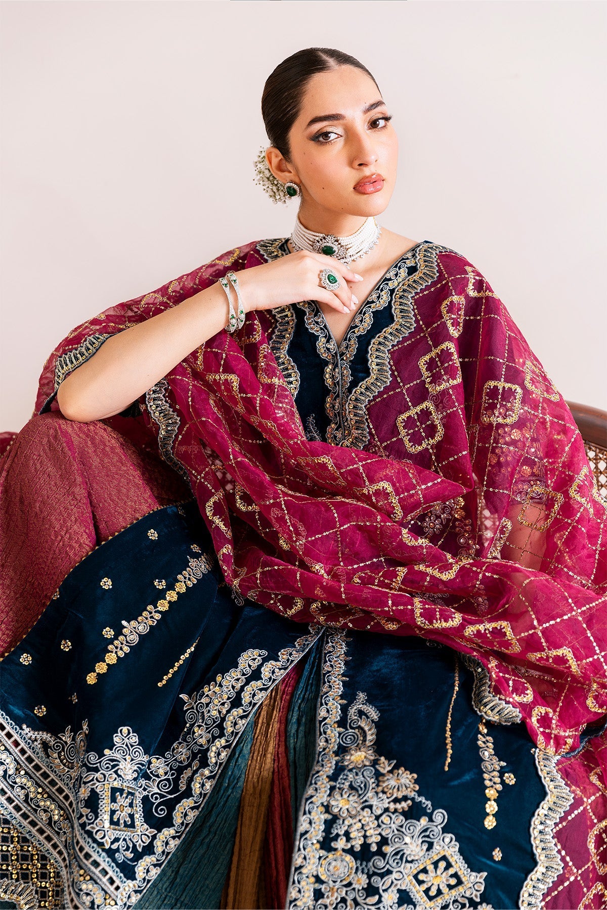 Alizeh | Makhmal Luxury Velvet Edit | Mehroob by Alizeh - Designer Dress  - Type : Ladies Clothes - Available at Libayah - 100% Original 