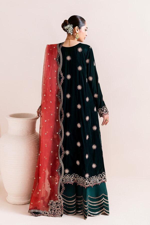 Alizeh | Makhmal Luxury Velvet Edit | Kiswa by Alizeh - Designer Dress  - Type : Ladies Clothes - Available at Libayah - 100% Original 