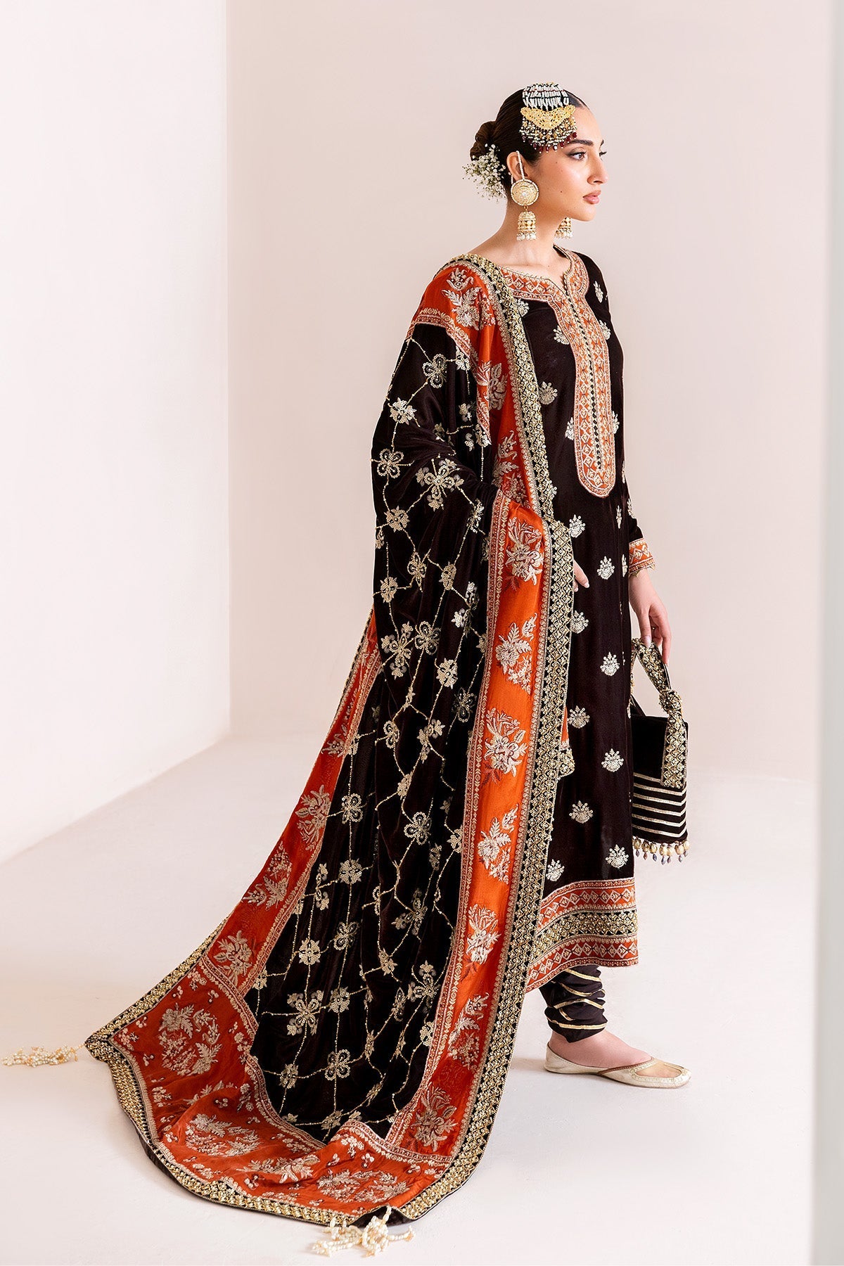 Alizeh | Makhmal Luxury Velvet Edit |Sabaat by Alizeh - Designer Dress  - Type : Ladies Clothes - Available at Libayah - 100% Original 