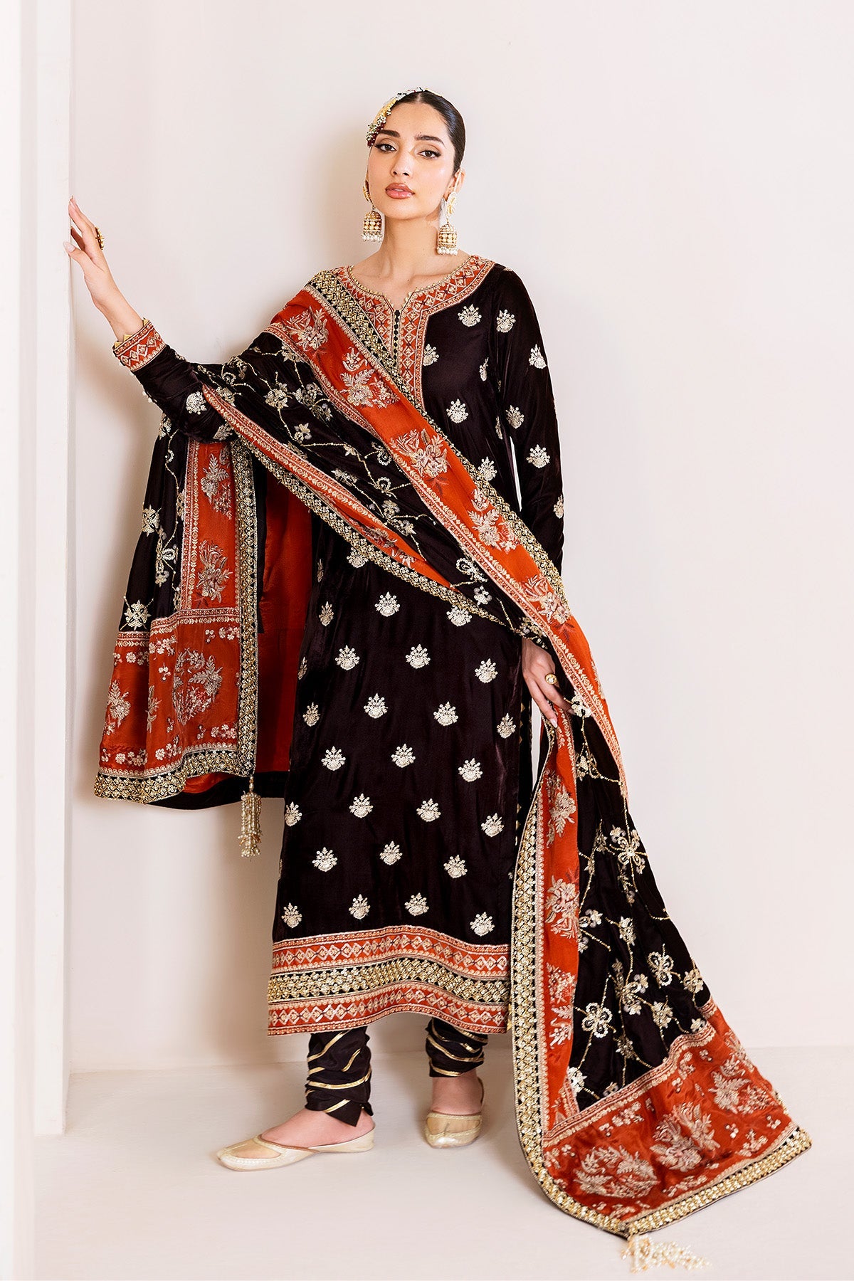 Alizeh | Makhmal Luxury Velvet Edit |Sabaat by Alizeh - Designer Dress  - Type : Ladies Clothes - Available at Libayah - 100% Original 