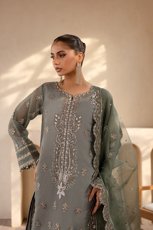 Emaan Adeel | Noore Festive Formals | VELIZA by Emaan Adeel - Designer Dress - Type: Ladies Clothes - Available at Libayah - 100% Original
