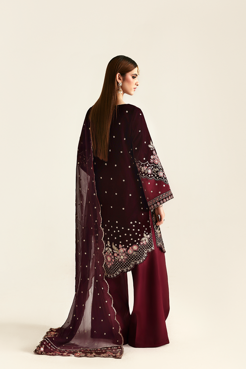 KANWAL – authentic Pakistani formal dress from the Emaan Adeel Zarposh Velvet 25 collection for women in the UK.